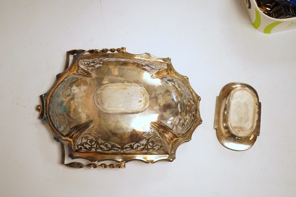 An Edwardian silver rectangular fruit basket, Fenton Brothers Ltd, Sheffield, 1902, base a.f., 22.6oz.